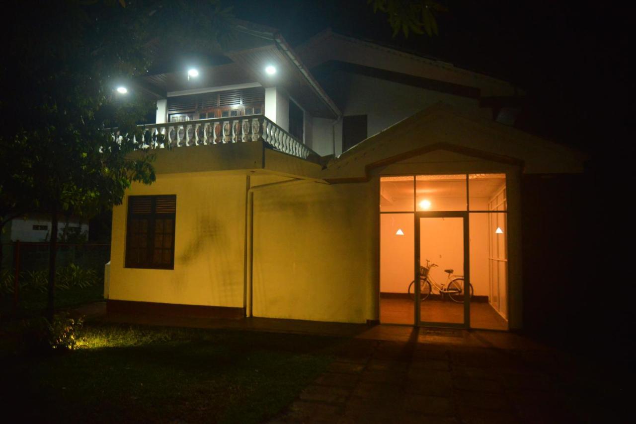 Hostel Mon Reve, 乌纳瓦图纳 外观 照片